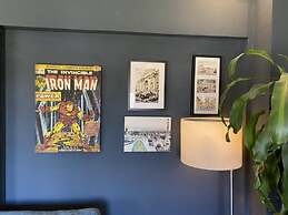 Flat With Bosphorus View and Backyard in Uskudar