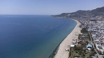 Lovely Flat With Sea and Nature View in Alanya