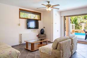 Enchanting Villa With Backyard in Cesme Near Beach