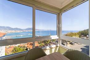 Flat With Sea View and Balcony in Alanya