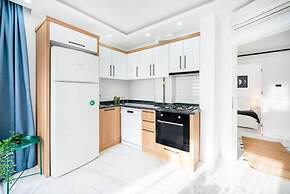 Missafir Modern Flat Near Beach in Muratpasa