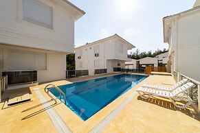 Great Villa With Pool Hammam and Sauna in Antalya