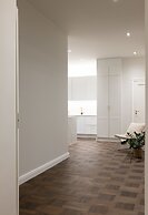 2ndhomes Stunning 3BR Apartment w Sauna