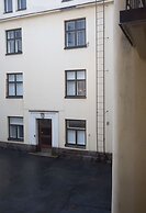 2ndhomes Stunning 3BR Apartment w Sauna