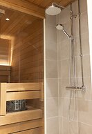 2ndhomes Stunning 3BR Apartment w Sauna