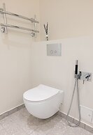 2ndhomes Stunning 3BR Apartment w Sauna