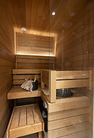 2ndhomes Stunning 3BR Apartment w Sauna