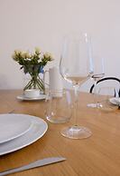 2ndhomes Stunning 3BR Apartment w Sauna