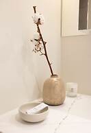 2ndhomes Stunning 3BR Apartment w Sauna