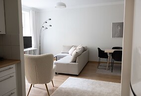 2ndhomes Bright 1BR Home in the Center