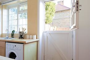 Cosy Room in Morden