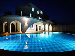 Spectacular Villa With Private Pool in Antalya
