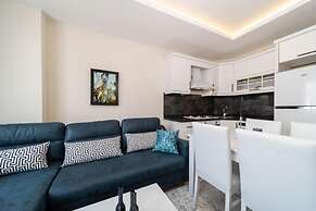 Pleasant Flat Near Beach With Balcony in Alanya