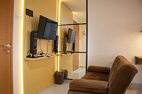 Modern And Classic 1Br At Evenciio Apartment