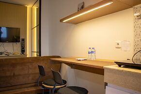 Modern And Classic 1Br At Evenciio Apartment