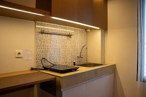 Modern And Classic 1Br At Evenciio Apartment