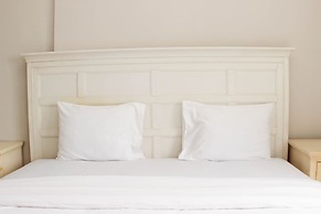 Comfort And Warm 2Br At Marina Ancol Apartment