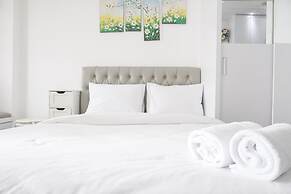 Fancy And Nice Studio At Belmont Residence Puri Apartment