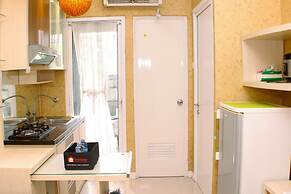 Nice And Strategic 2Br At Green Pramuka City Apartment