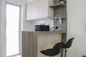 Stunning And Comfy 2Br Bassura City Apartment