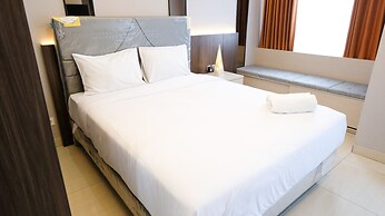 Luxurious Studio With Long Golf View At Grand Sungkono Lagoon Apartmen