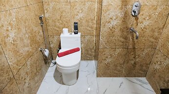 Luxurious Studio With Long Golf View At Grand Sungkono Lagoon Apartmen