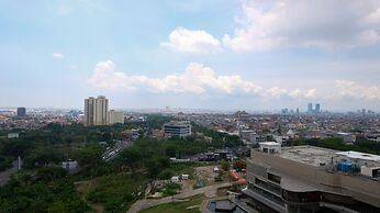 Luxurious Studio With Long Golf View At Grand Sungkono Lagoon Apartmen