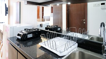 Luxurious Studio With Long Golf View At Grand Sungkono Lagoon Apartmen