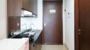 Luxurious Studio With Long Golf View At Grand Sungkono Lagoon Apartmen