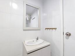 Warm And Cozy Style Studio Room At Paltrow City Apartment