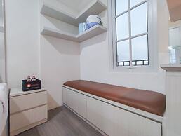 Warm And Cozy Style Studio Room At Paltrow City Apartment