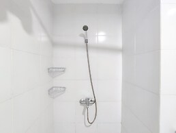 Warm And Cozy Style Studio Room At Paltrow City Apartment