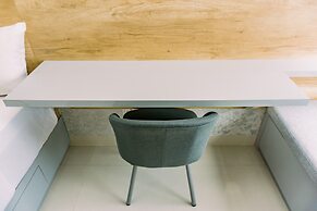 Fancy And Nice Studio Room At Transpark Bintaro Apartment