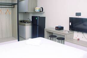 Homey And Minimalist Studio At Vasanta Innopark Apartment