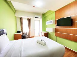 Modern Studio Room at Oxford Jatinangor Apartment