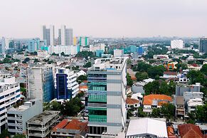 Stunning And Comfortable 2Br At Menteng Park Apartment