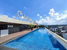 New And Homey Studio Apartment At Warhol (W/R) Residence