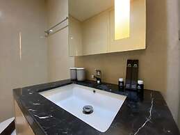 New And Homey Studio Apartment At Warhol (W/R) Residence