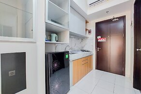 Warm And Cozy Stay Studio At Casa De Parco Apartment