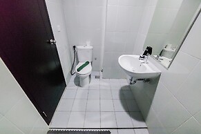 Warm And Cozy Stay Studio At Casa De Parco Apartment