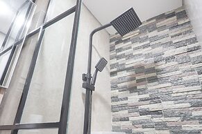 Modern And Comfy 3Br At Transpark Cibubur Apartment