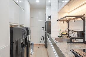 Modern And Comfy 3Br At Transpark Cibubur Apartment