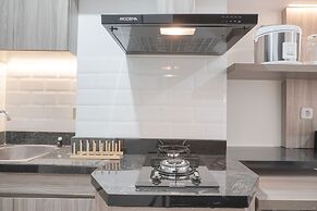 Nice Studio At 11Th Floor Transpark Cibubur Apartment