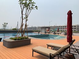 Nice And Elegant Studio At Osaka Riverview Pik 2 Apartment