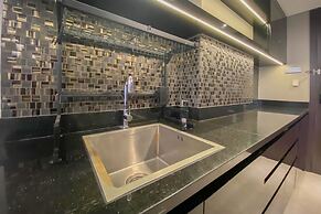 Spacious Combined Studio Apartment At Warhol (W/R) Residence