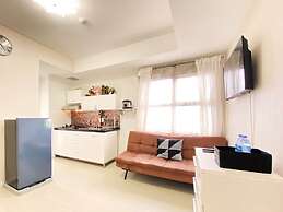 Comfy And Modern 2Br Apartment At Parahyangan Residence