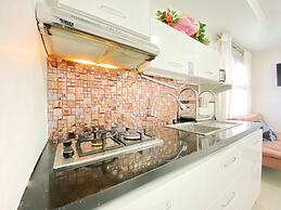 Comfy And Modern 2Br Apartment At Parahyangan Residence