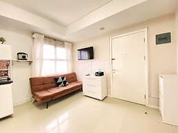 Comfy And Modern 2Br Apartment At Parahyangan Residence