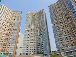 Fancy Designed Studio At Gold Coast Apartment