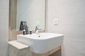 Fancy Designed Studio At Gold Coast Apartment